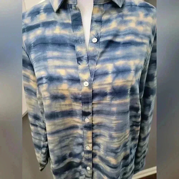 J McLaughlin Womens Long Sleeve Button Up Shirt Size Small Blue Tencel Tie Dye - Picture 3 of 7